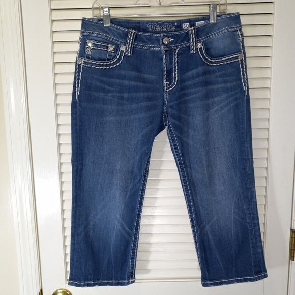 Miss Me Signature Capri Jeans Size 30 Wide Stitch Medium Wash Denim Capris - Picture 2 of 12